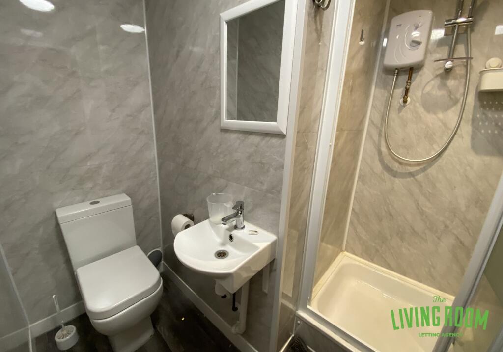 Bathroom 1 (1)