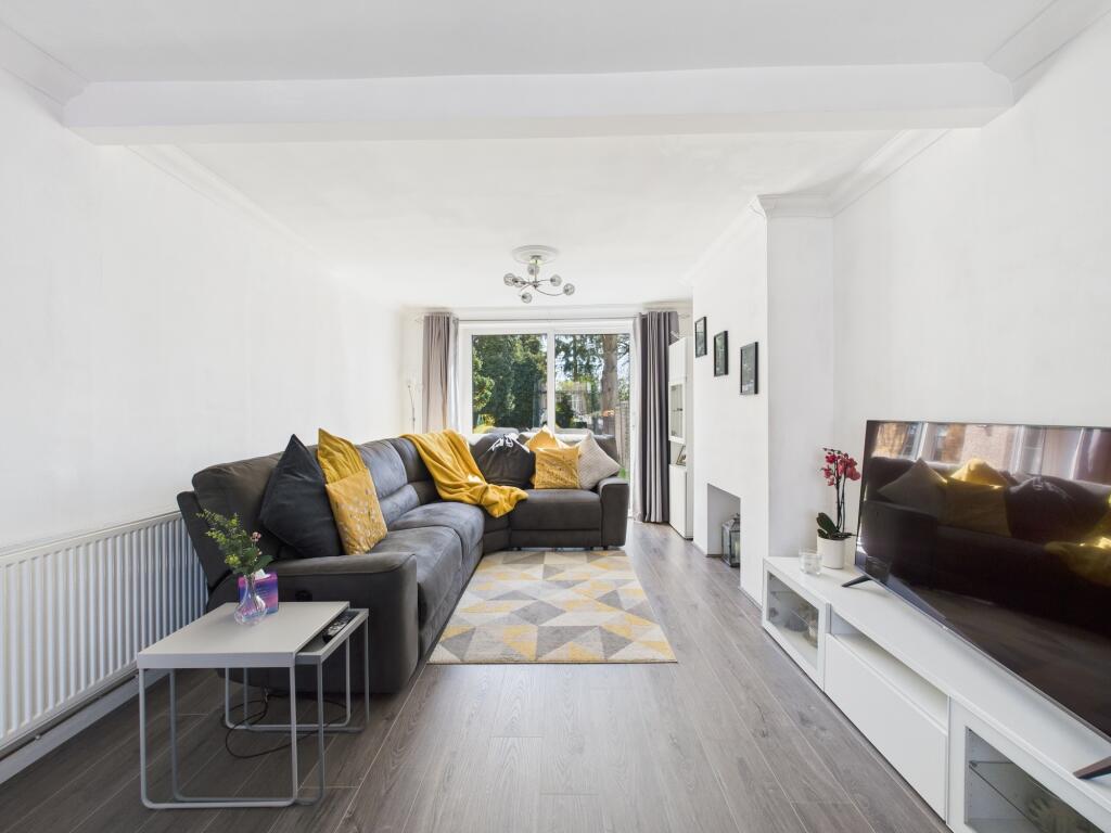 CAM05192G0-PR0042-STILL022