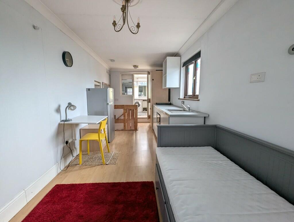 Studio Room