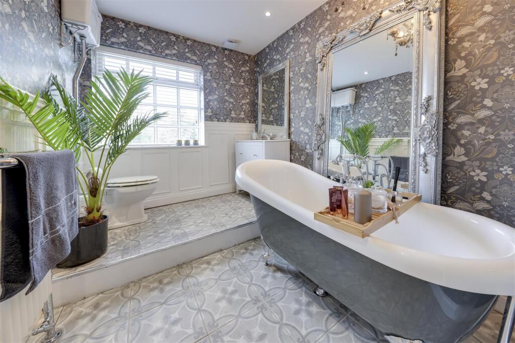 Family BathroomJPG