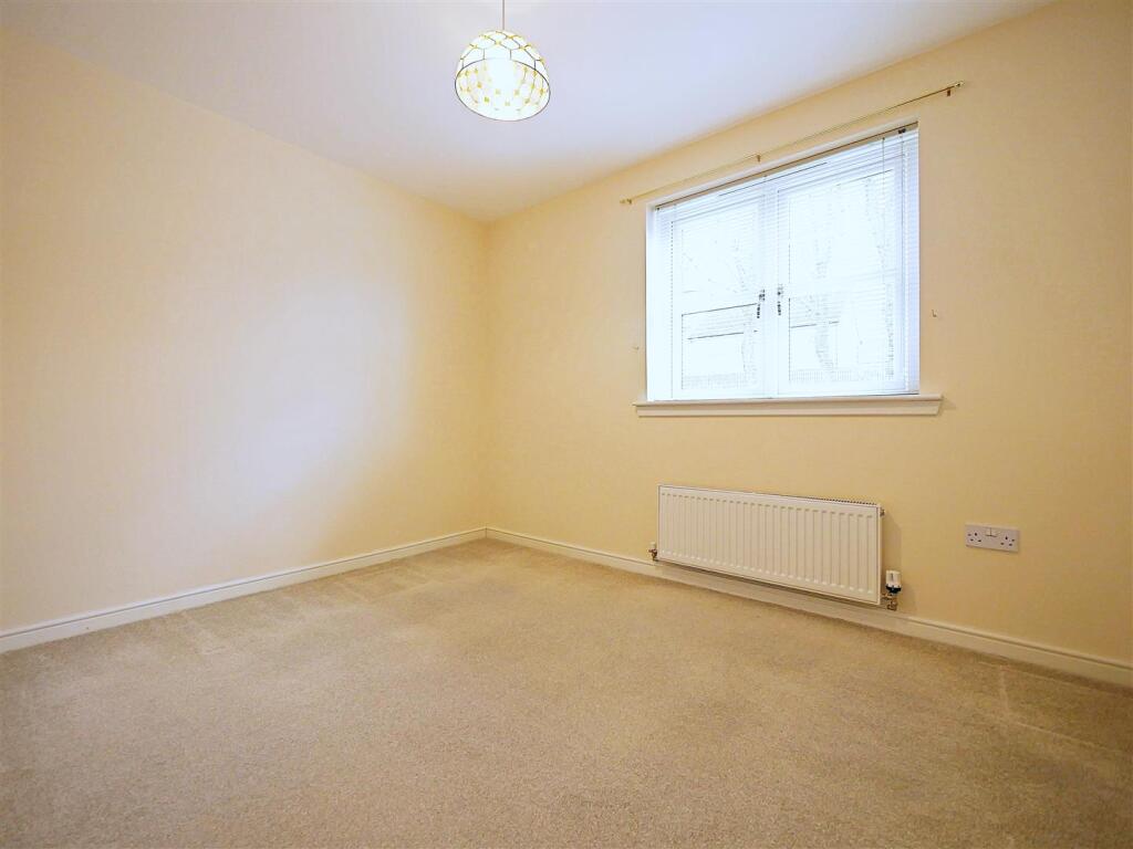 Bedroom 1.JPG