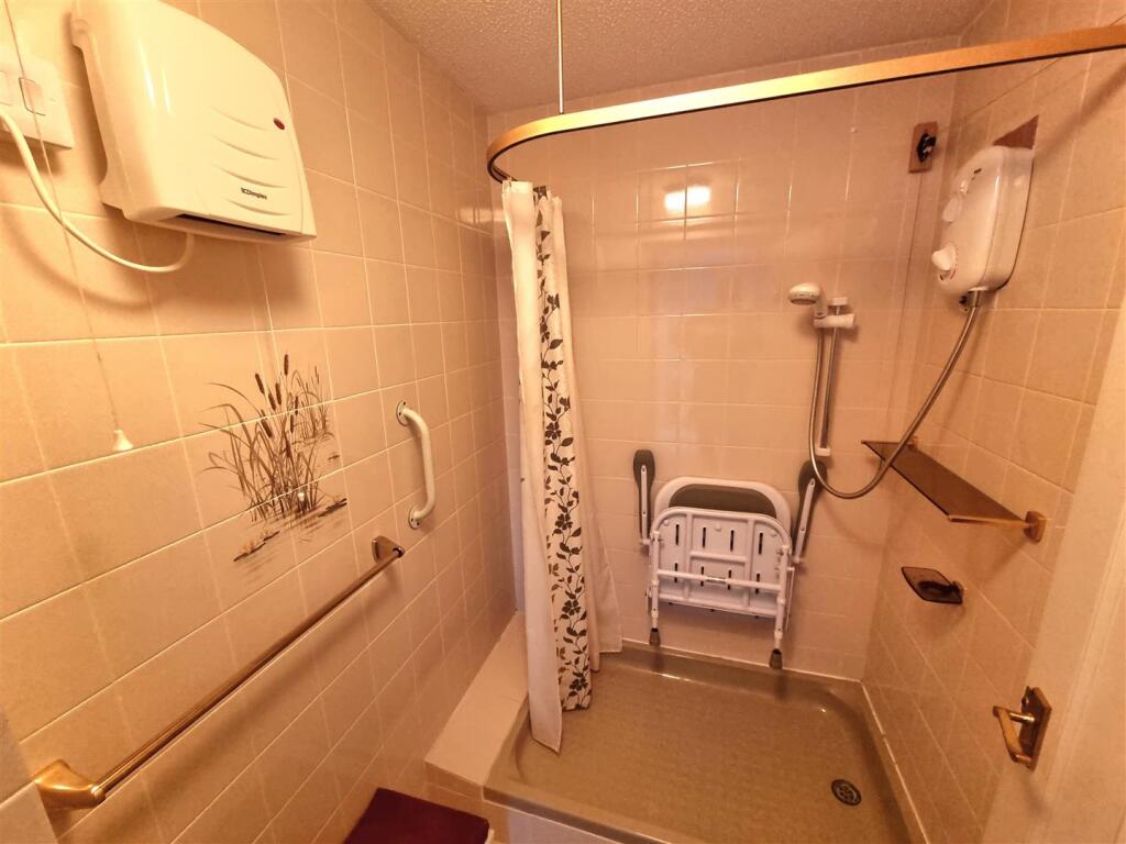 Shower room.jpg