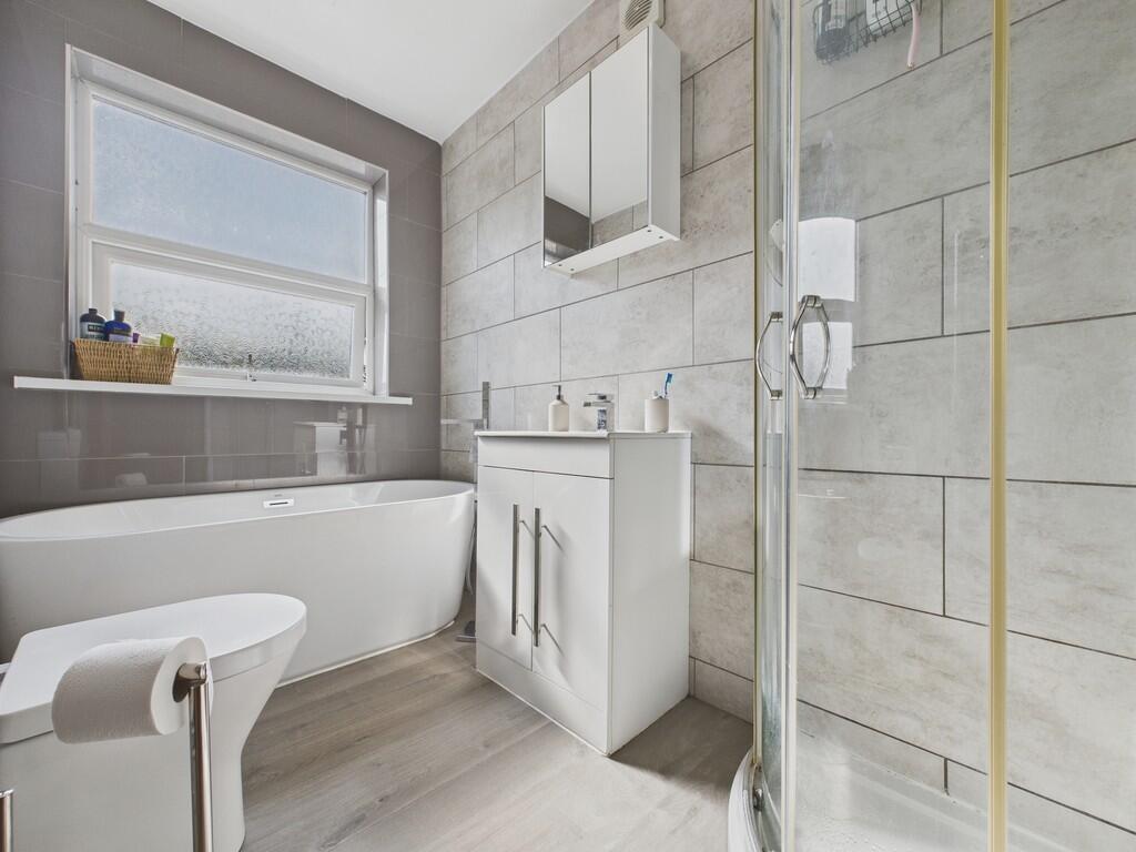 CAM04273G0-PR0170...