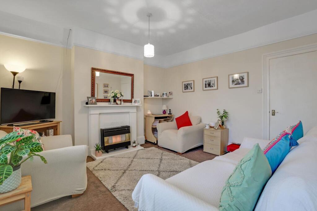 06-e613JHPropWpen - 9 Suffolk Road - 16-medium.jpg