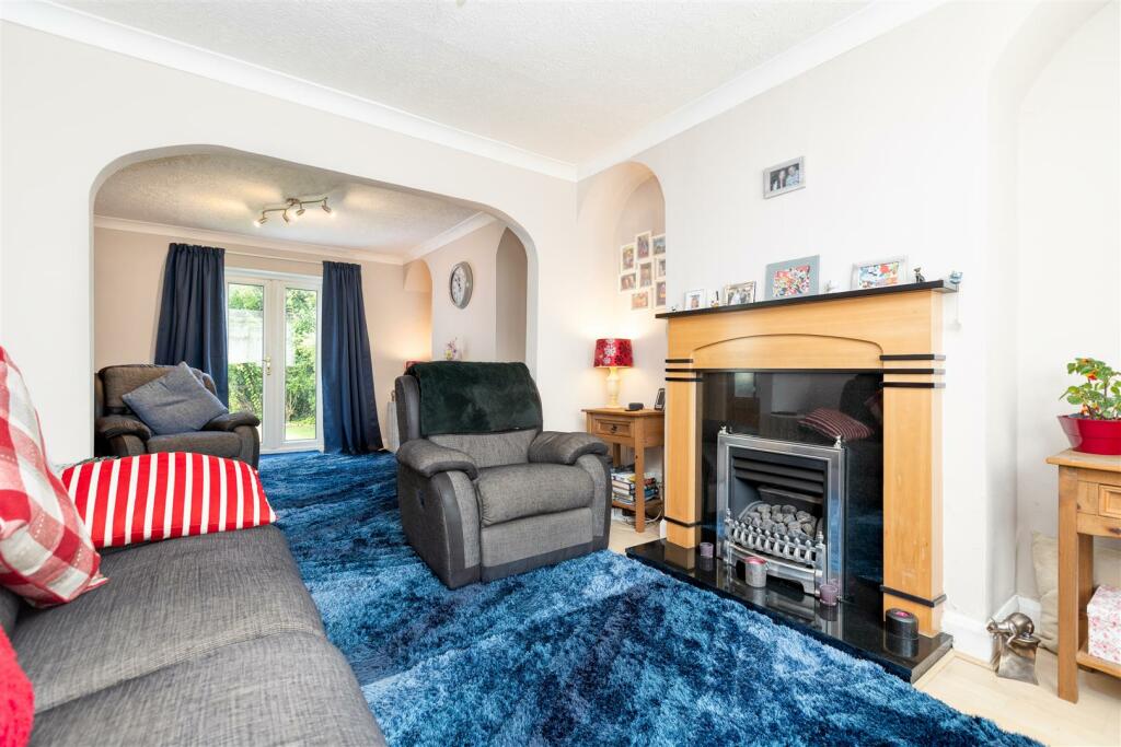 Lounge to Dining Area