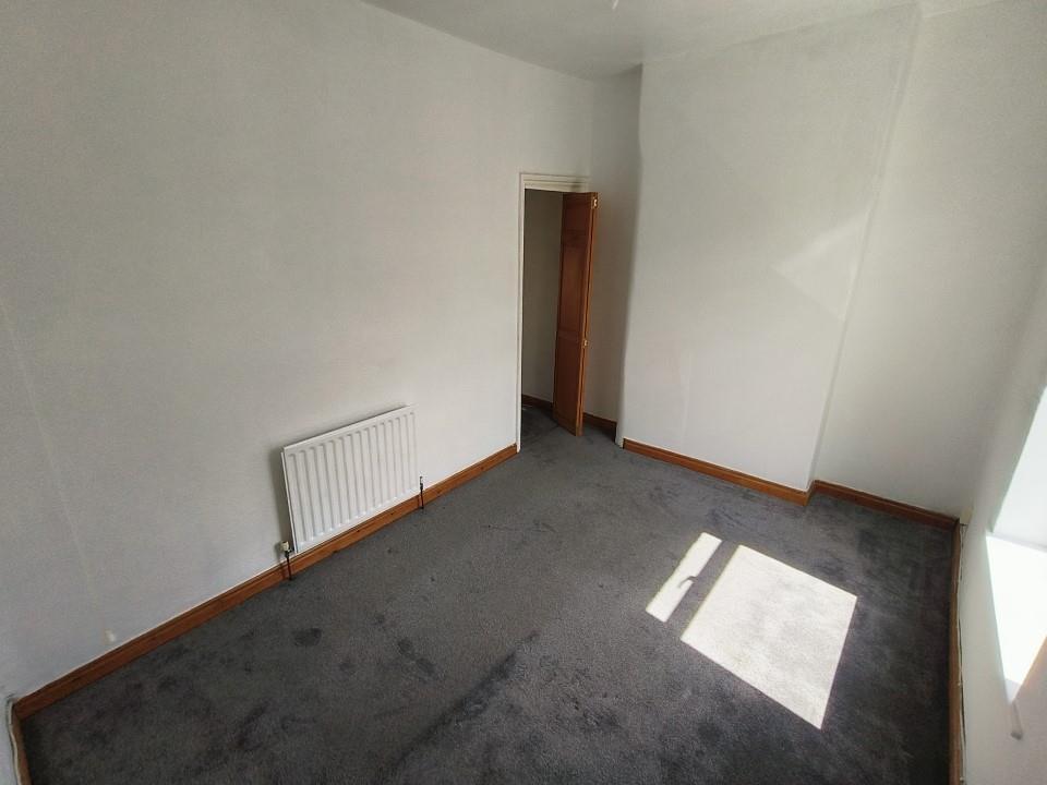 BEDROOM 1 2.jpg