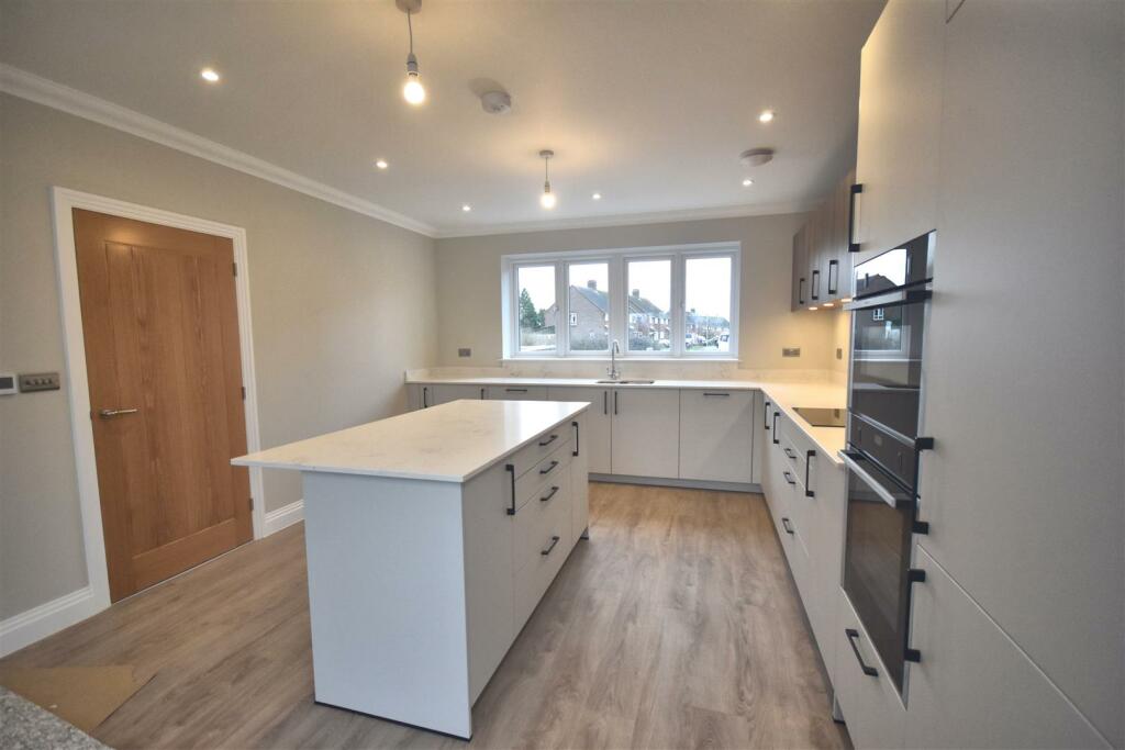 Kitchen 5.jpg