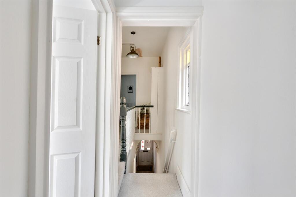 1st Floor Landing_3.jpeg