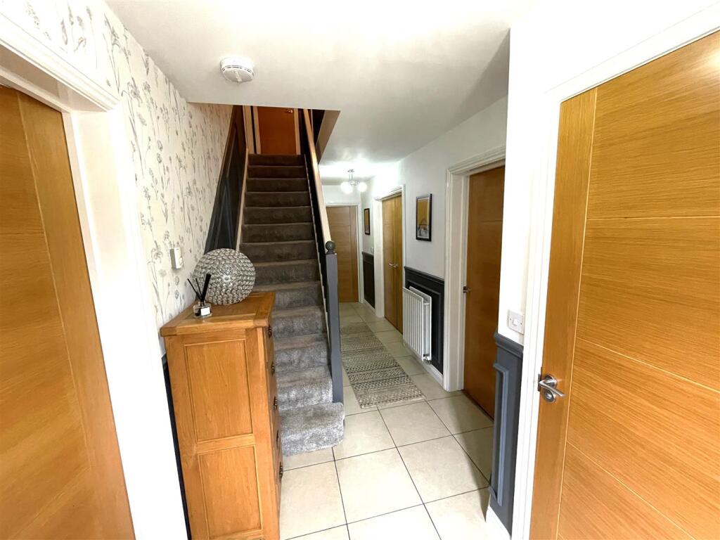 Hall 1.jpg