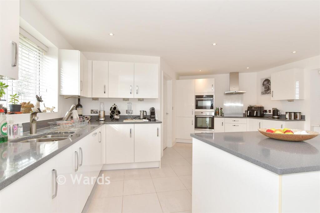 Kitchen/Breakfast Area