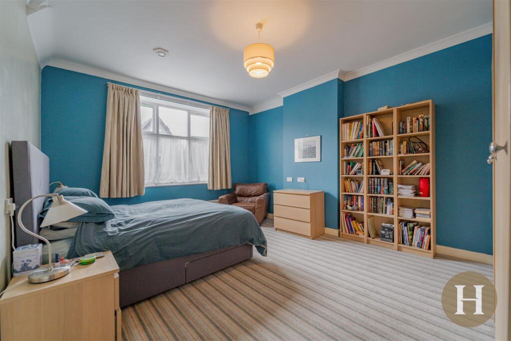 Hadleigh Estate Agents-24.jpg