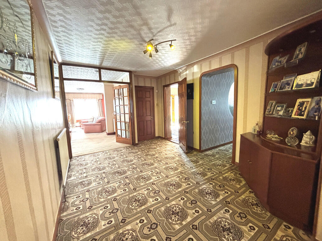 Main Inner Hallwa...