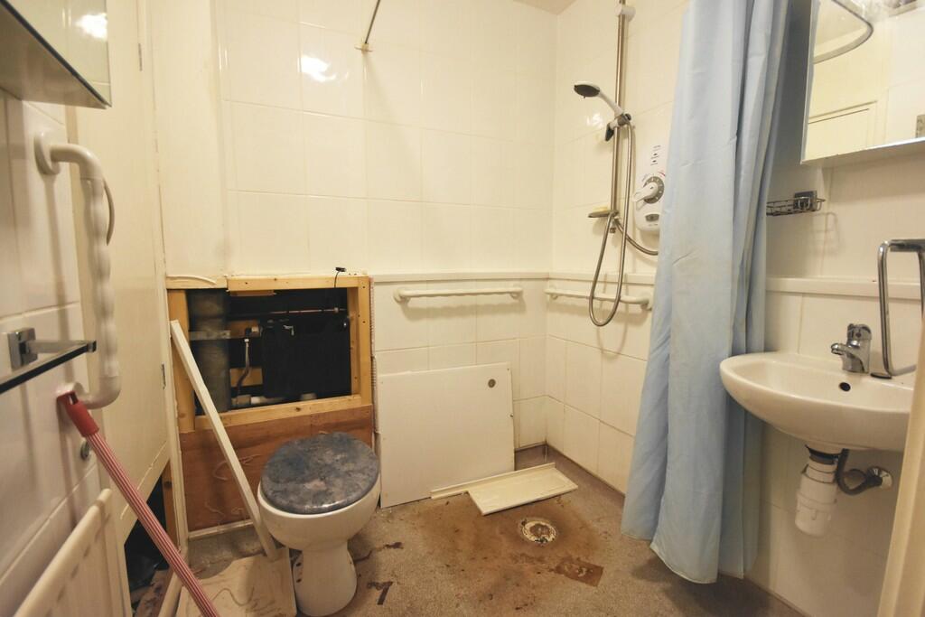 Bathroom-min