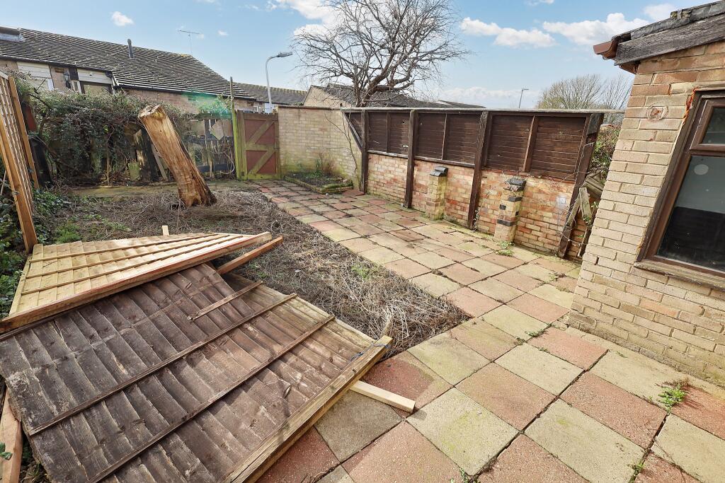 32 Wimbish End, Pitsea, Basildon, Essex, SS13 3PD