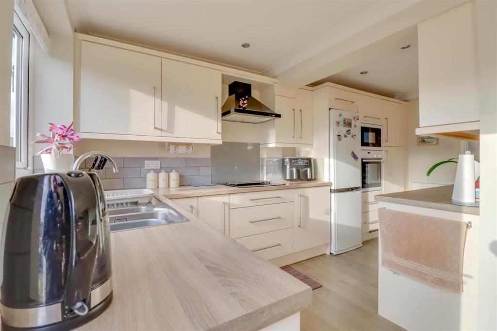 19 LAUREL AVENUE-6.jpg