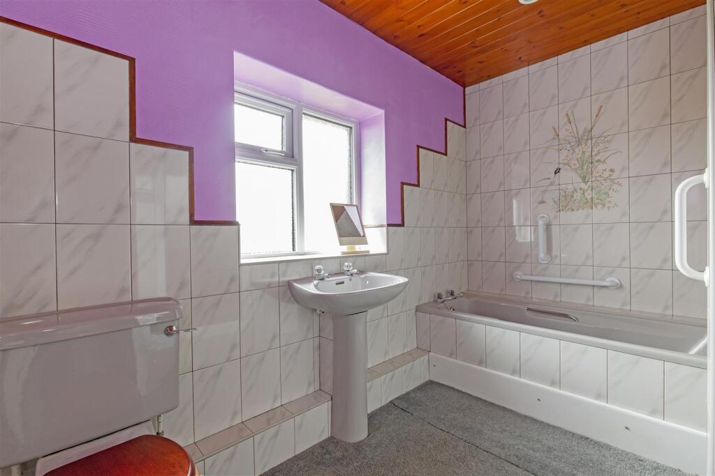 Bathroom-1.jpg