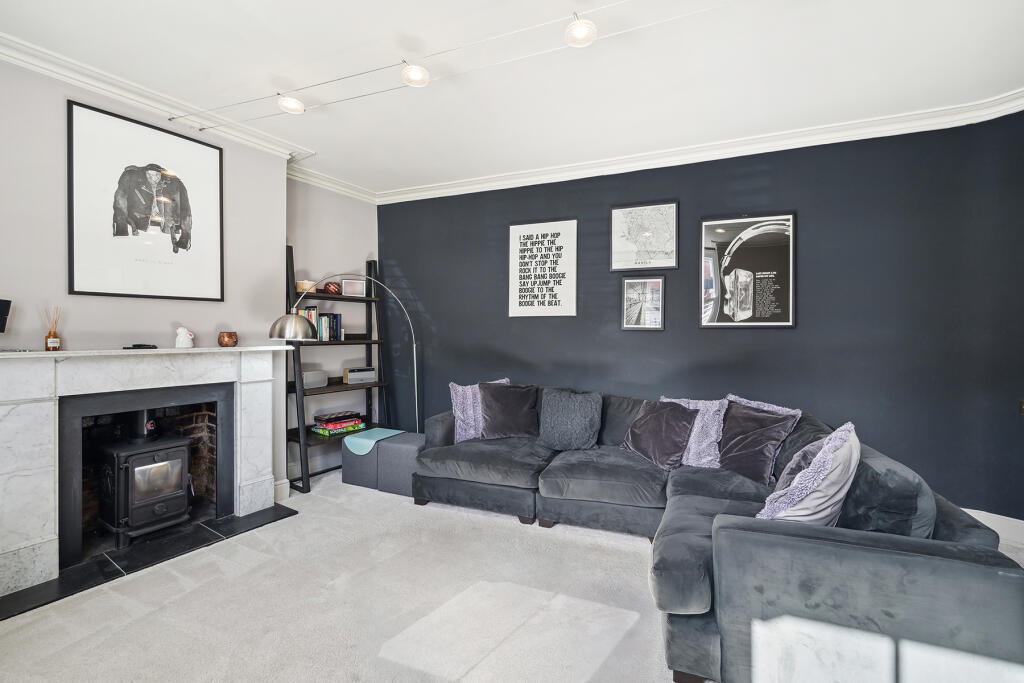 18 Oxford Gardens (1