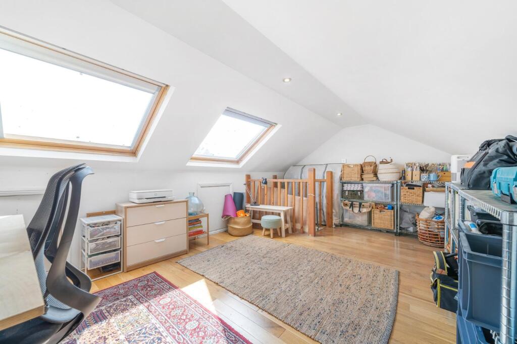 Loft room (2).jpg