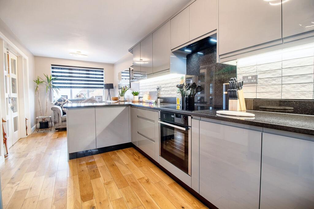 Kitchen / Breakfast Room