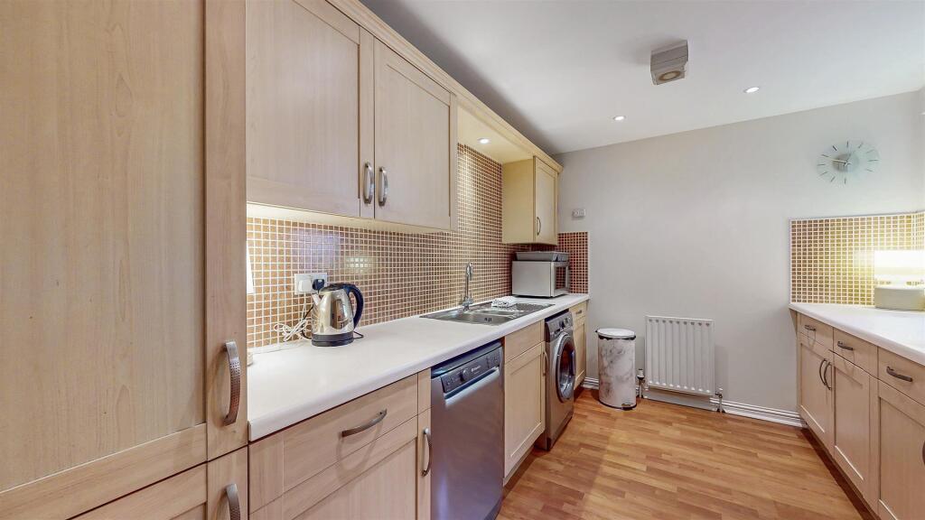 1 Castle Street Flat 3_18.jpg