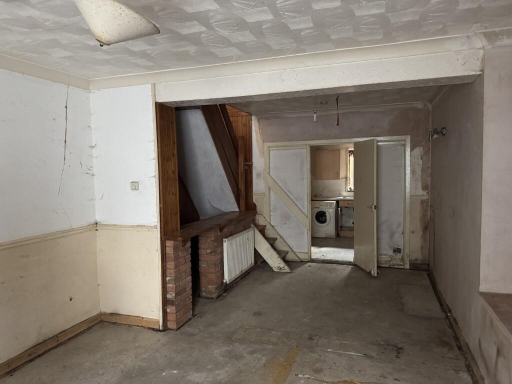 2  Medium  T202509250916.jpg