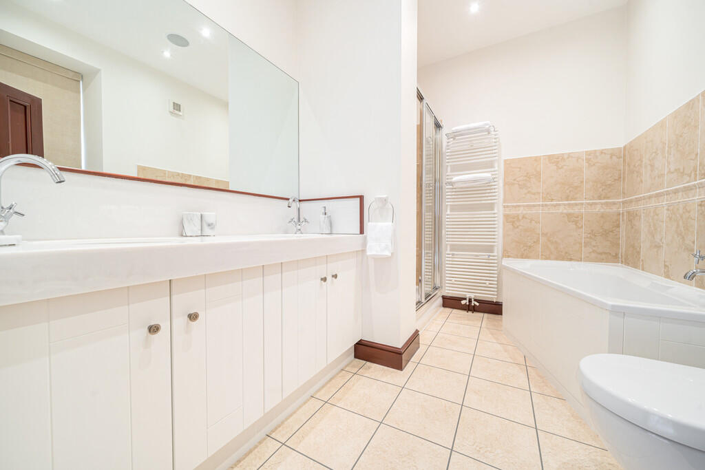 Ensuite for Bedro...