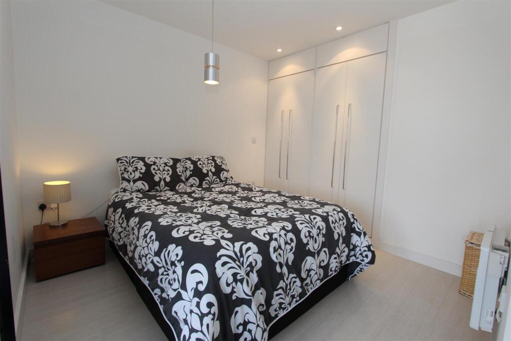 Bedroom.JPG