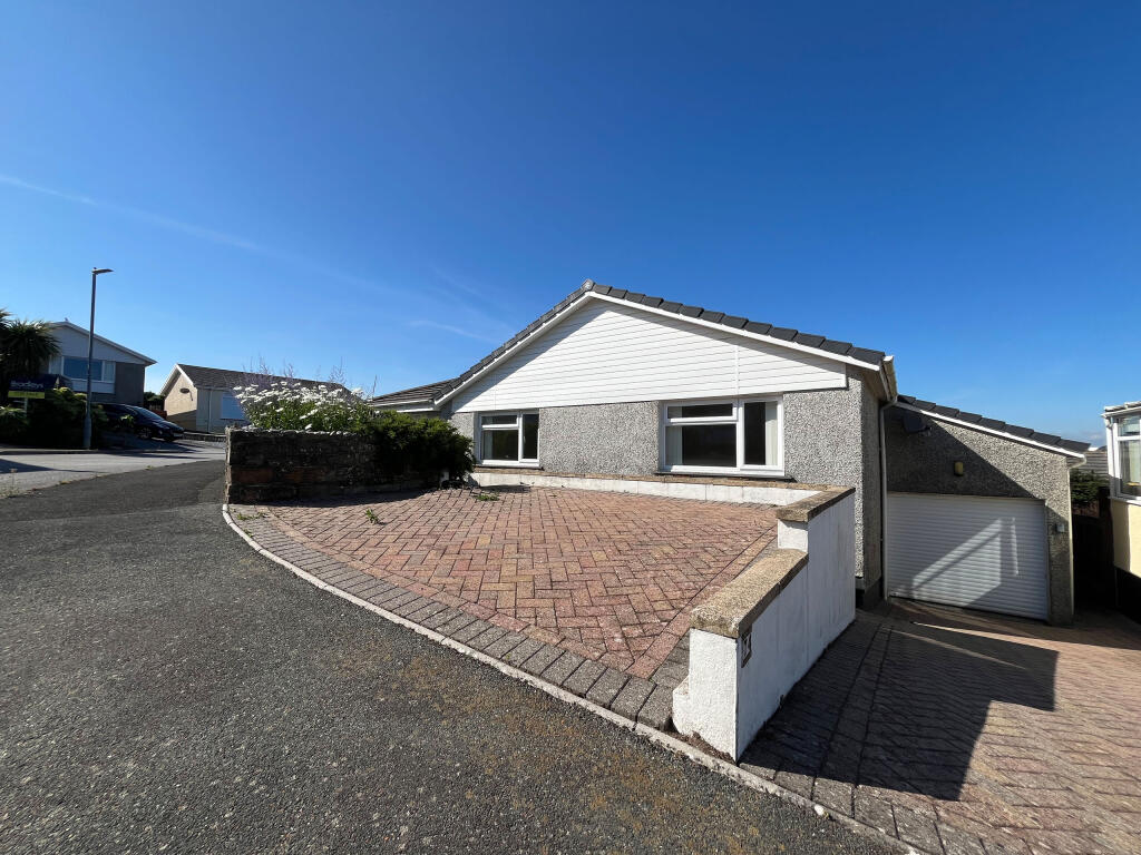 3_fh  drive and garage