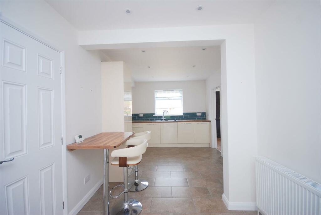 kitchen breakfast room.jpg