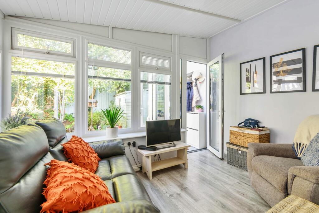 Annexe living room