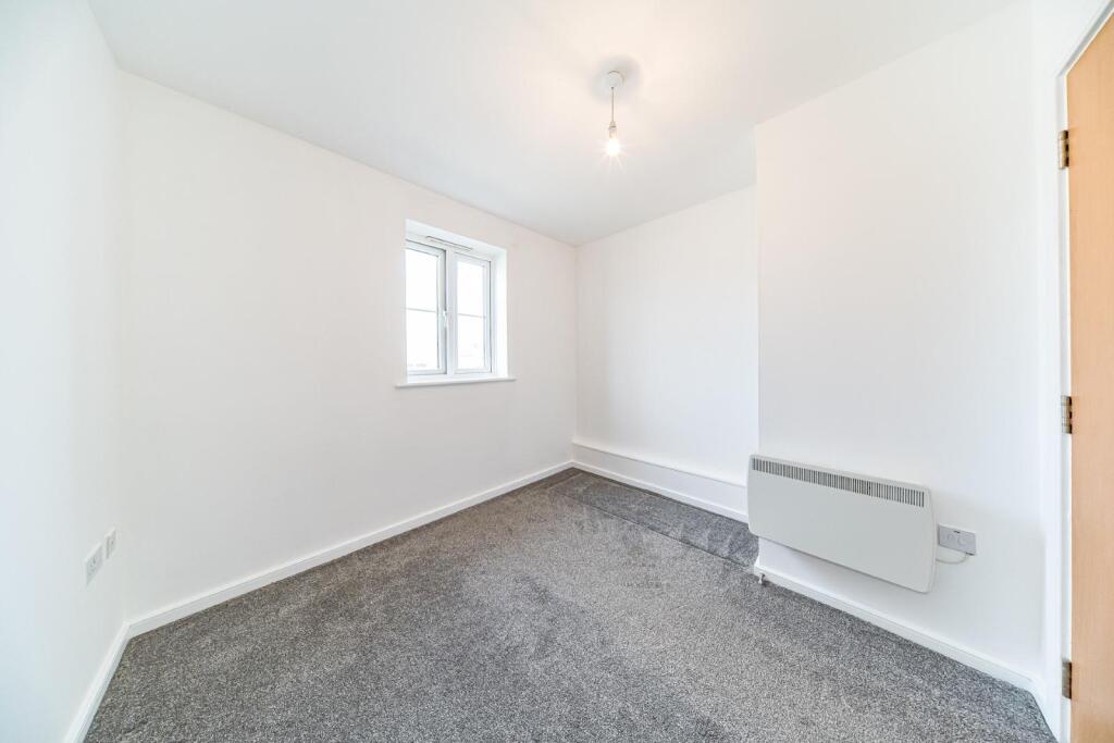 47 Pendleton Court bedrom 2 2.jpg