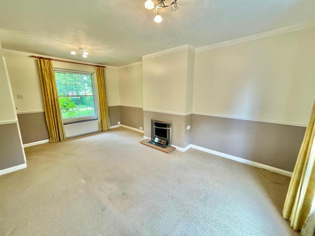 2 Walden Place Lounge 2.jpg