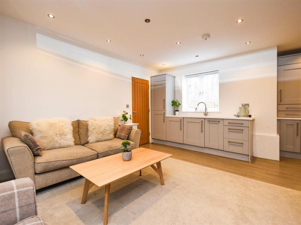 Living Room &amp; Kitche