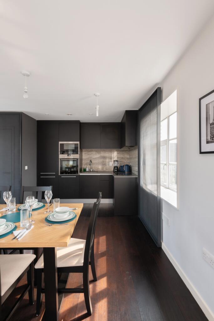 Apartment 5, 14 M...