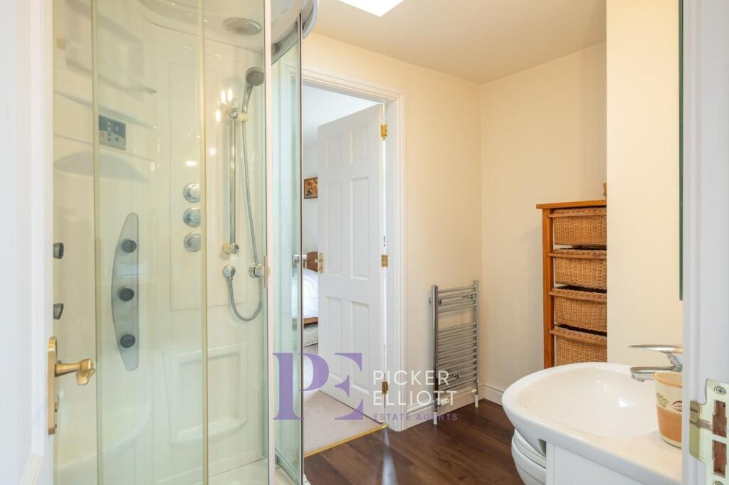 Jack and Jill Ensuite