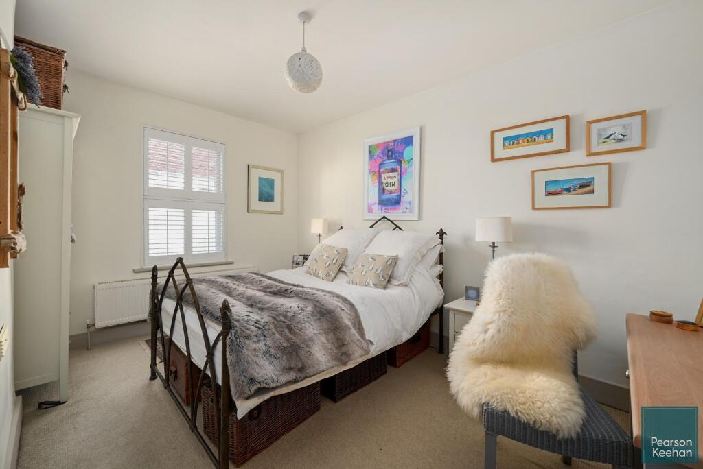 18-stoneham-rd-bn3 (16).jpg