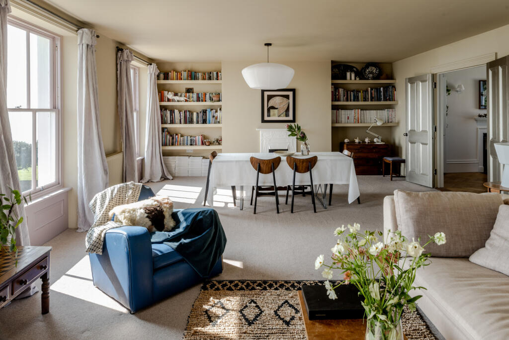 273436 - INIGO_REGENCY COURT-101.jpg