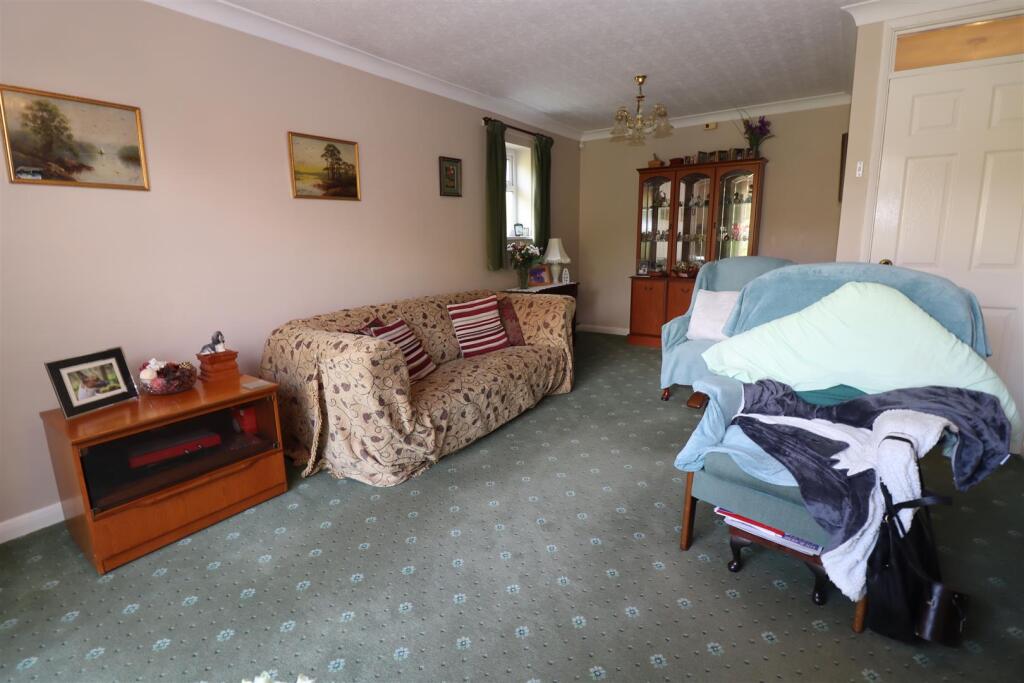 Lounge / Dining Room