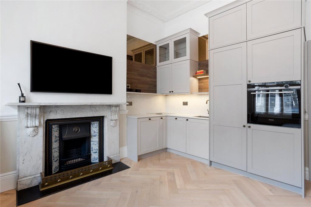Kitchen/Reception