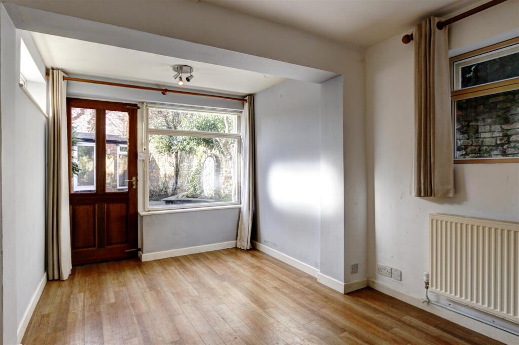 Dining Room:
