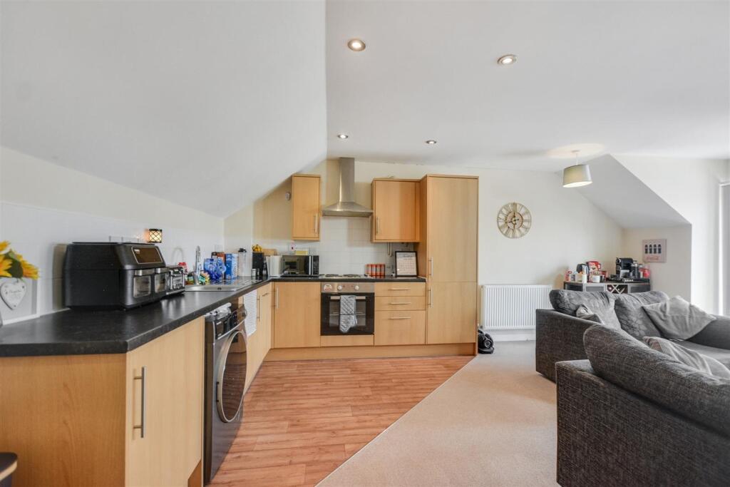 Living Kitchen_1.jpeg