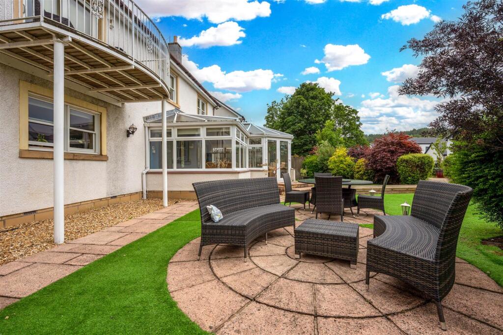 37 - Rear Garden.jpg