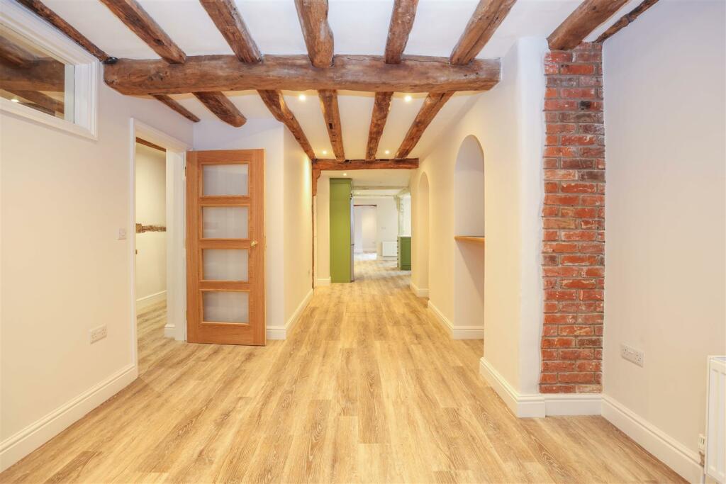 8 Guildhall Street [Sitting Room].jpg