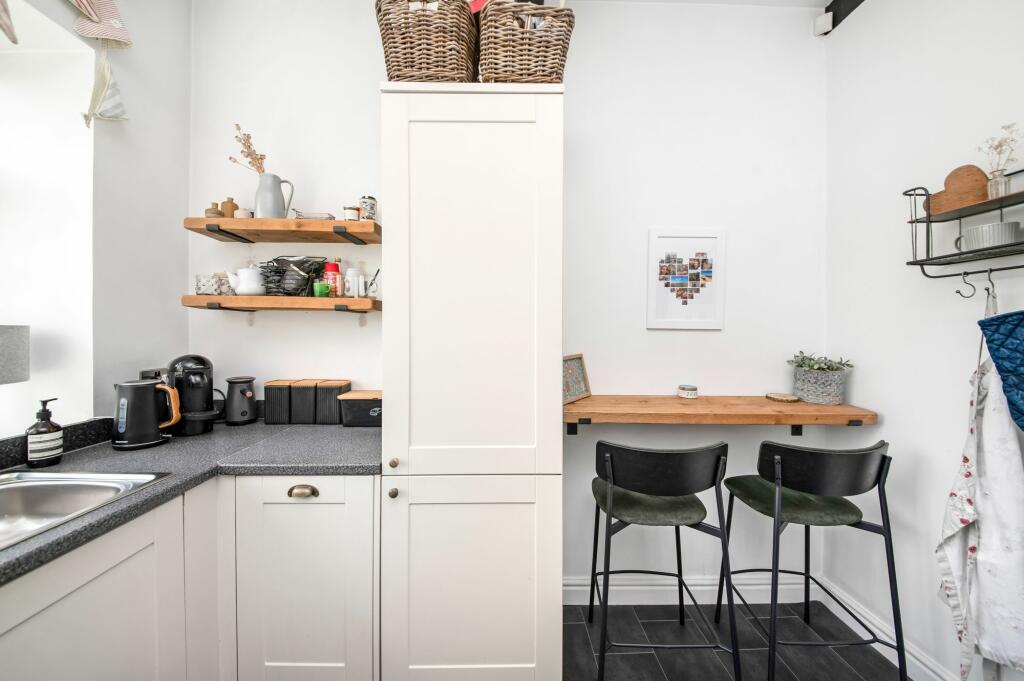 BREAKFAST KITCHEN