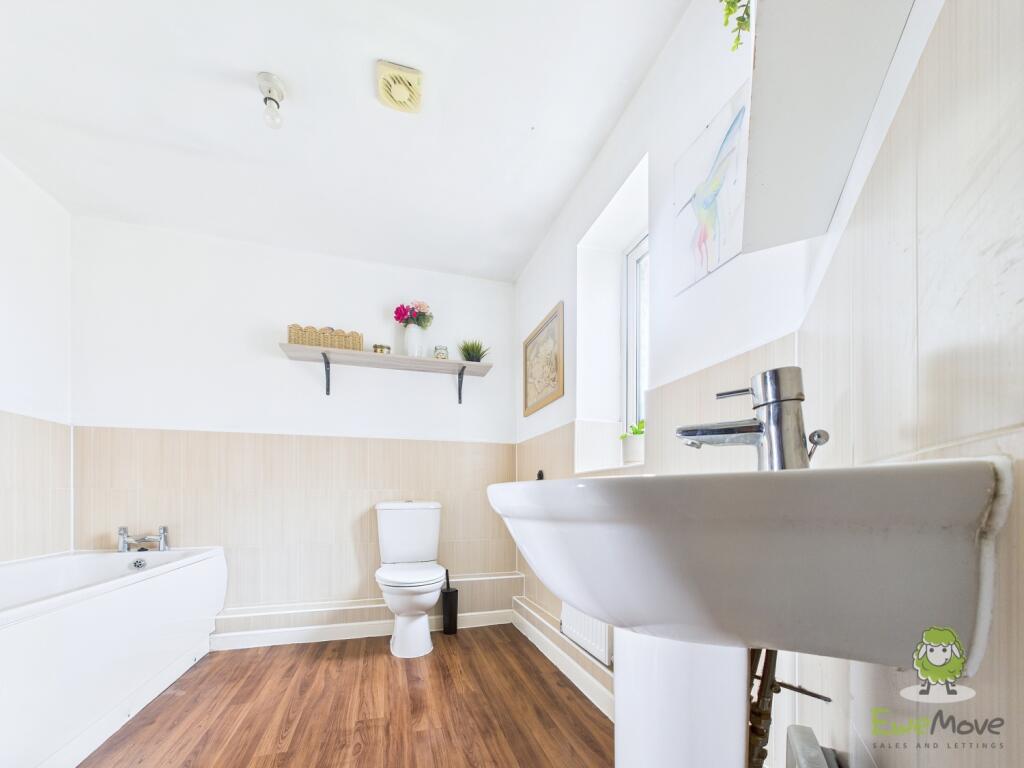 CAM01543G0-PR0151-STILL004