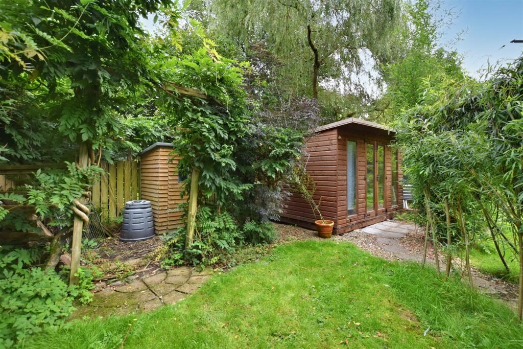 Lower Garden / Summerhouse