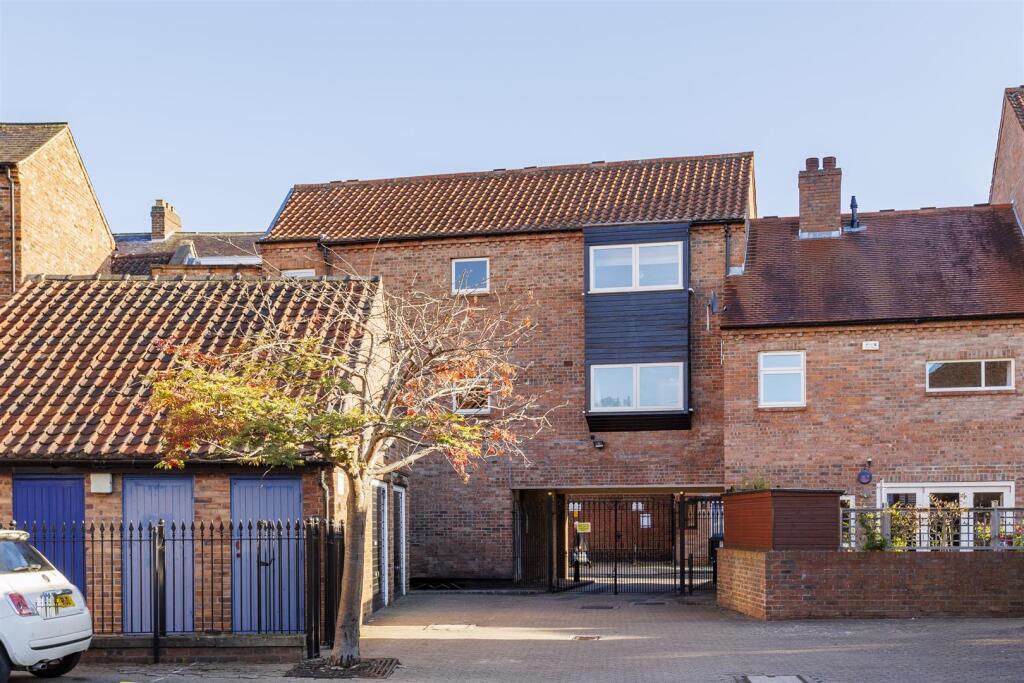9_Bollens_Court_27.jpg