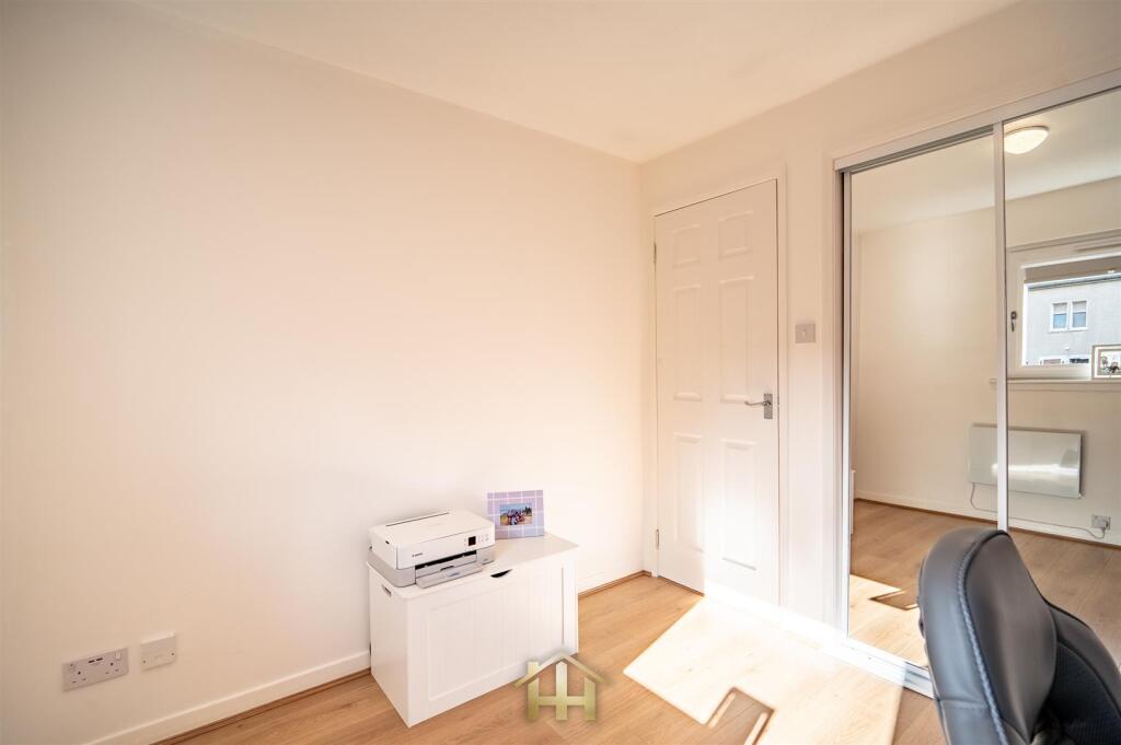 8 KINGENNIE CT 140325 EDIT (11 of 34).jpg