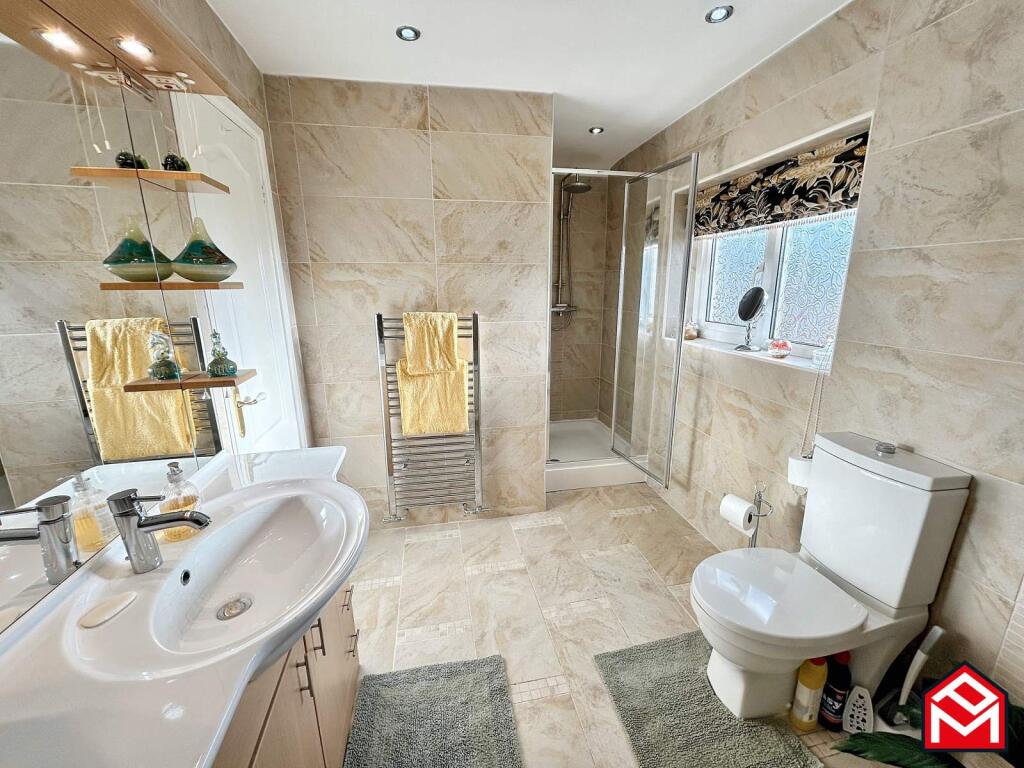 Family Bath &amp; Shower Room