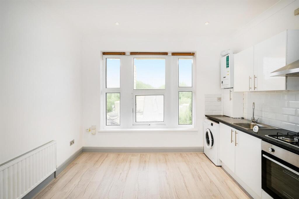 20 North Birkbeck Road - Flats 2, 3, 4-23_web.jpg